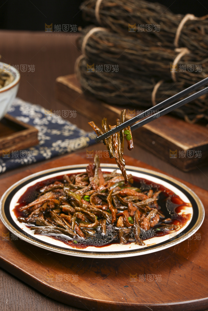 深底上的干豆角炒肉