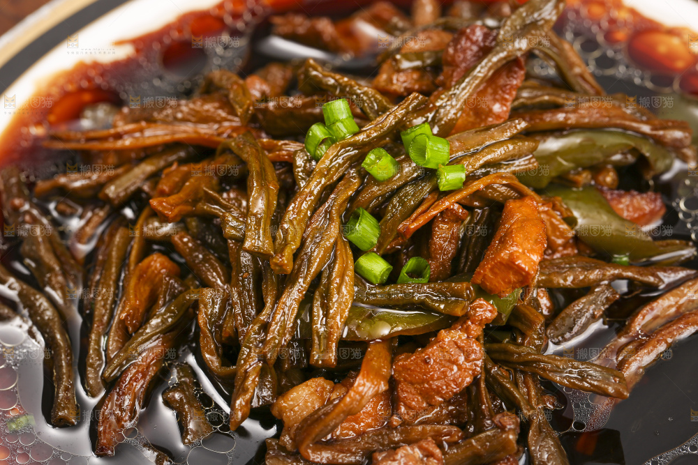 深底上的干豆角炒肉