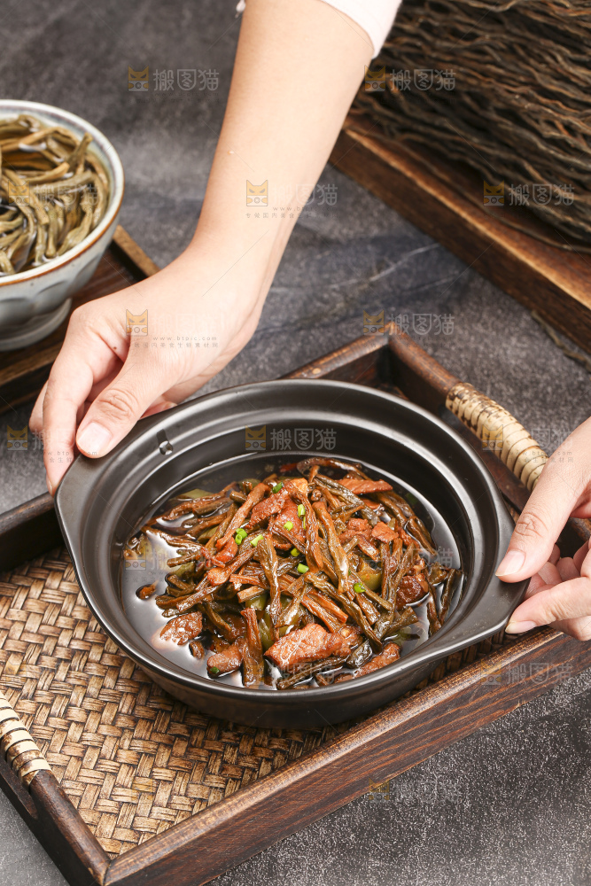 深底上的干豆角炒肉