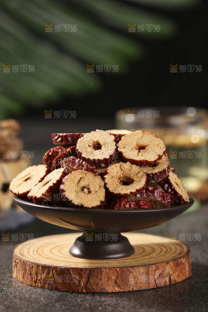深底上的红枣片