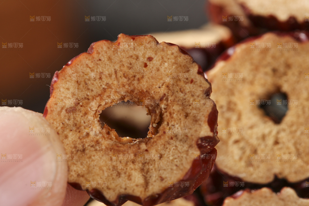 深底上的红枣片