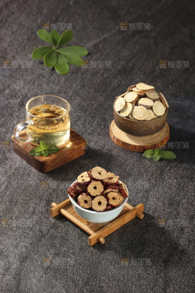 深底上的红枣片