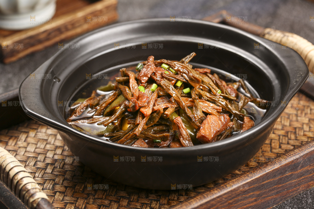 深底上的干豆角炒肉