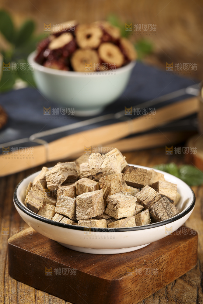 木底上的葛根