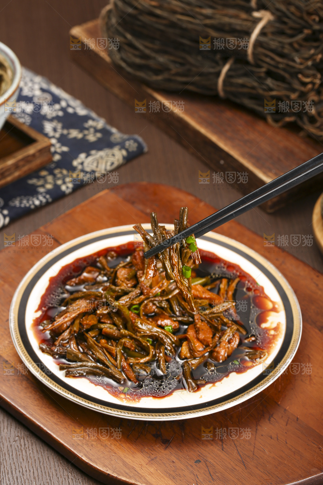 深底上的干豆角炒肉