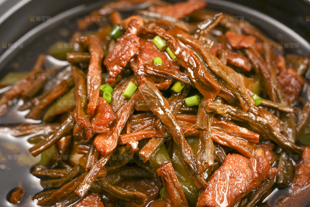 深底上的干豆角炒肉