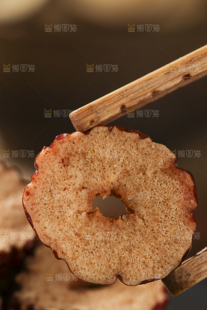 深底上的红枣片