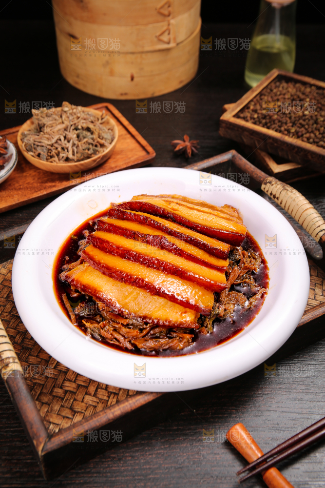 深底上的梅干菜扣肉