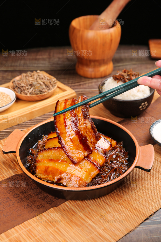木底上的梅干菜扣肉