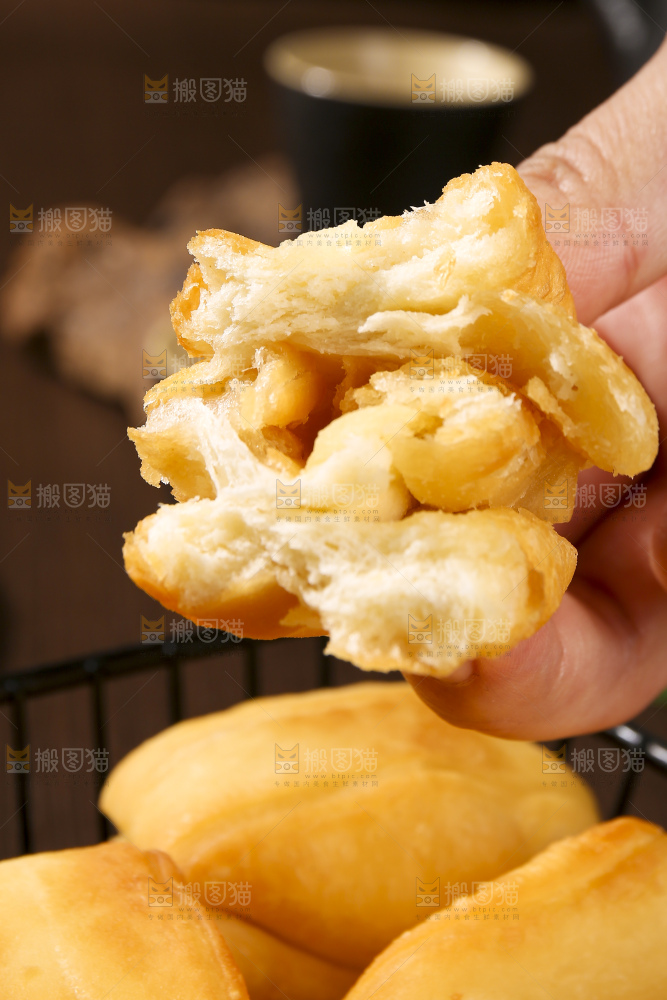 深底上的香酥油条