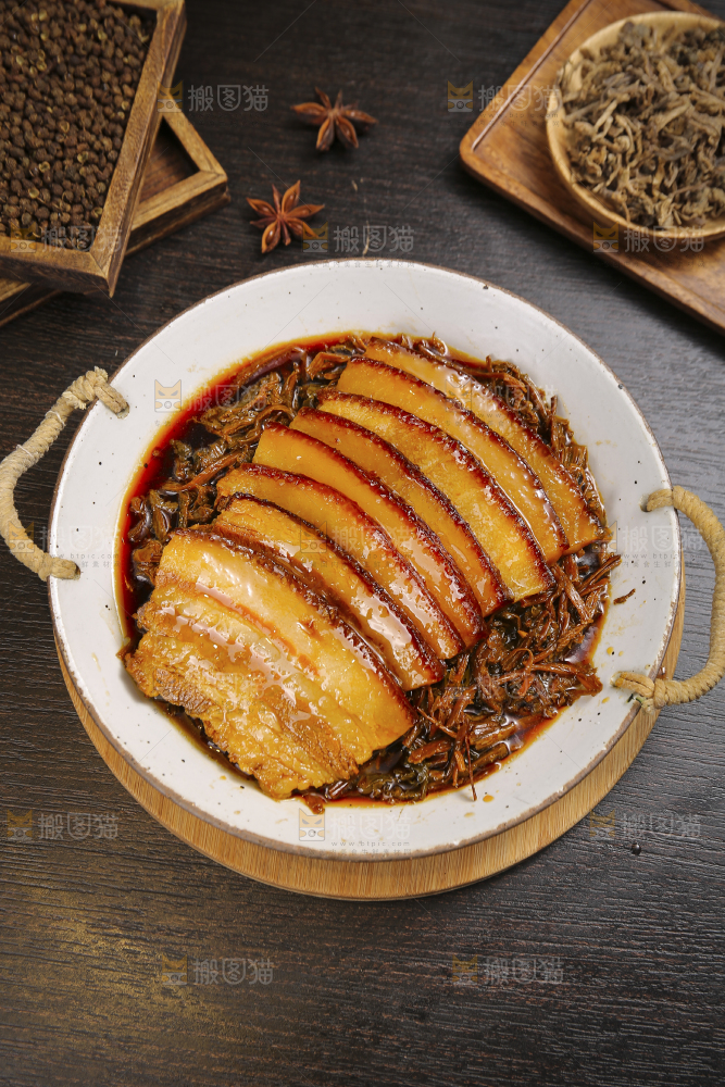 深底上的梅干菜扣肉