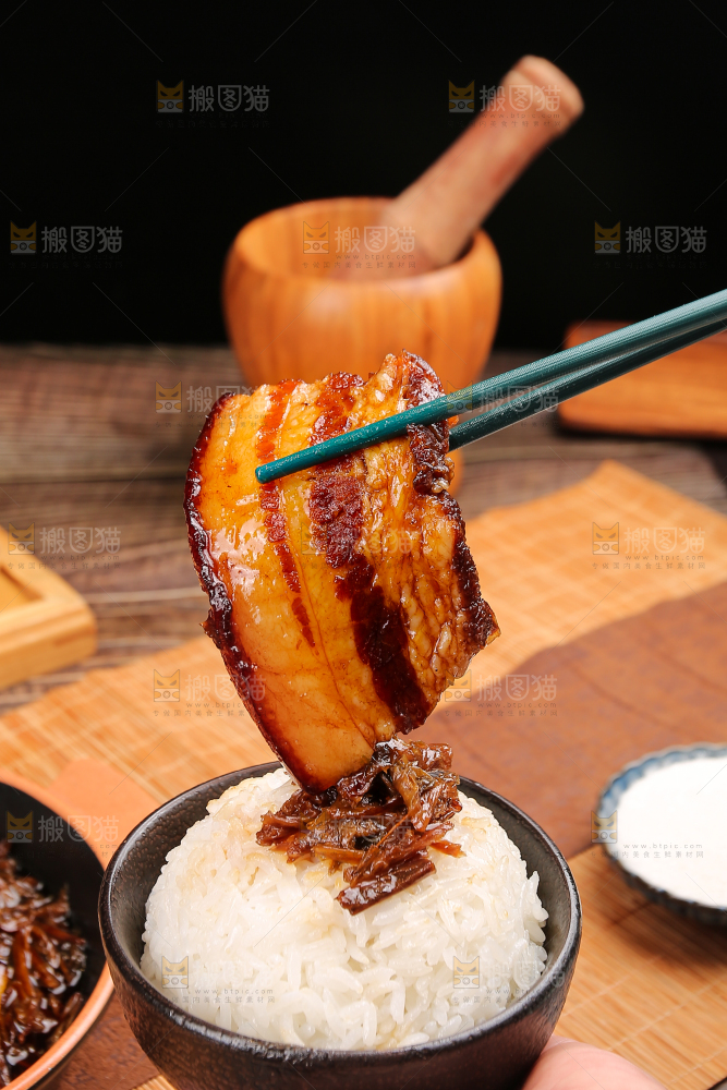 木底上的梅干菜扣肉