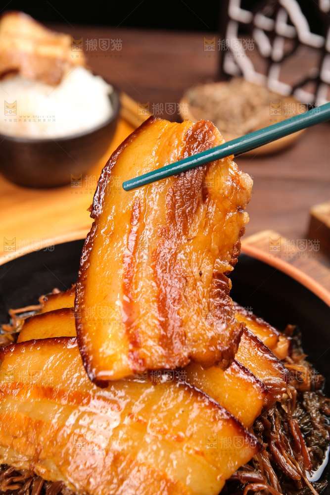 木底上的梅干菜扣肉