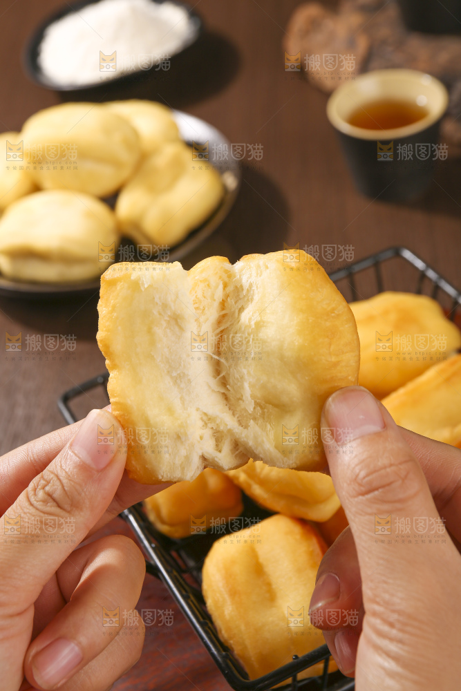 深底上的香酥油条