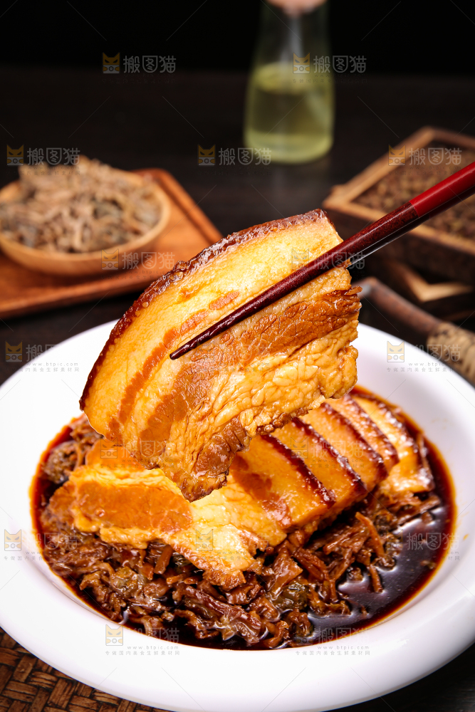 深底上的梅干菜扣肉