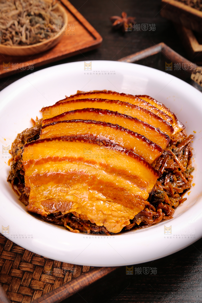 深底上的梅干菜扣肉