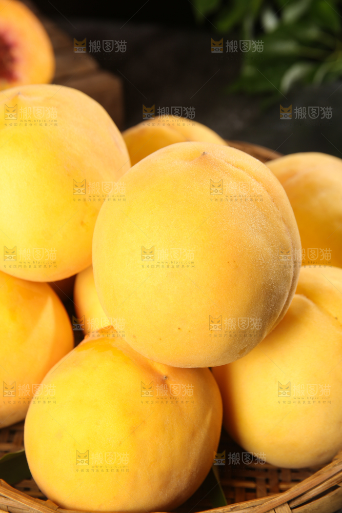 深底上的锦绣黄桃