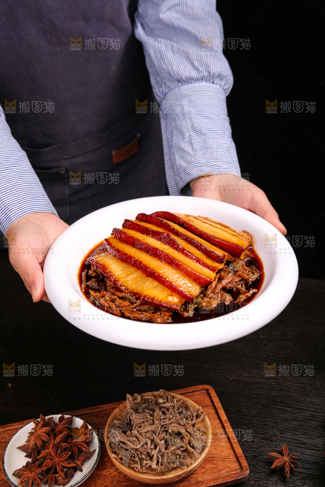深底上的梅干菜扣肉
