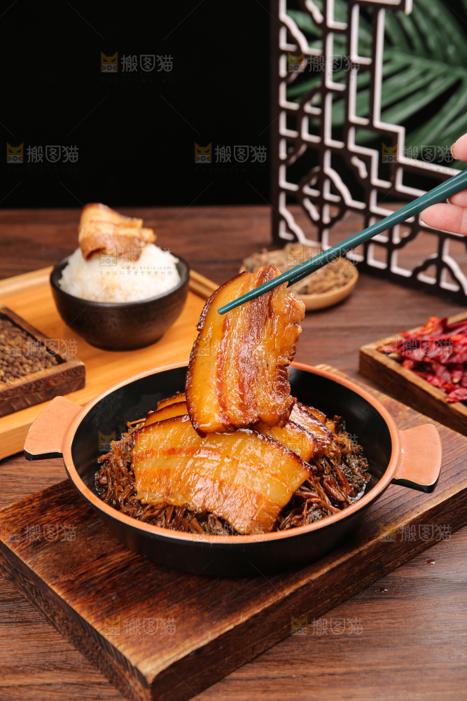 木底上的梅干菜扣肉