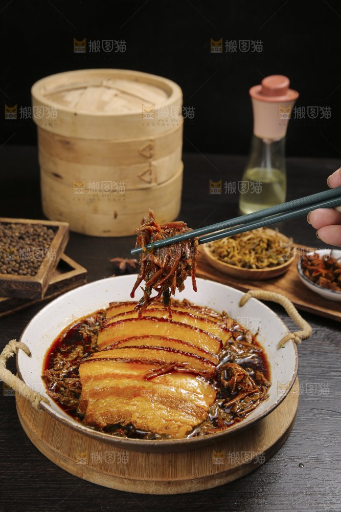 深底上的梅干菜扣肉