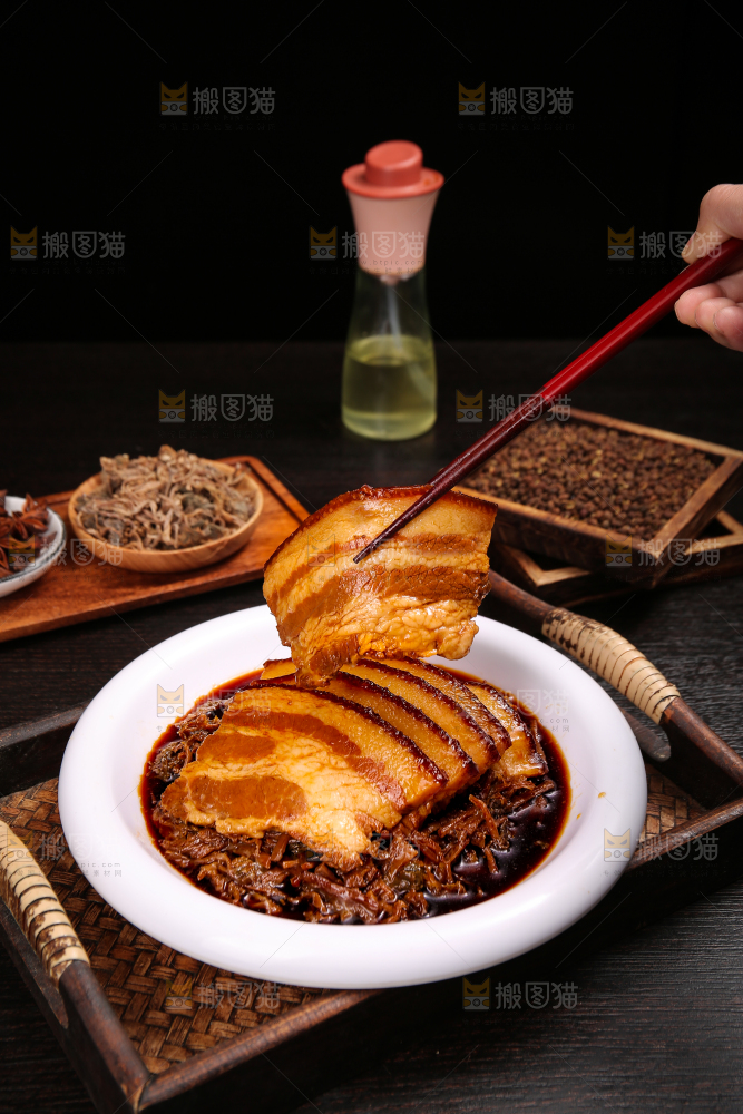 深底上的梅干菜扣肉