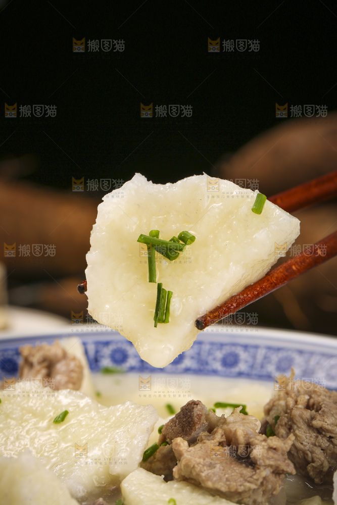 深底上的山药排骨汤