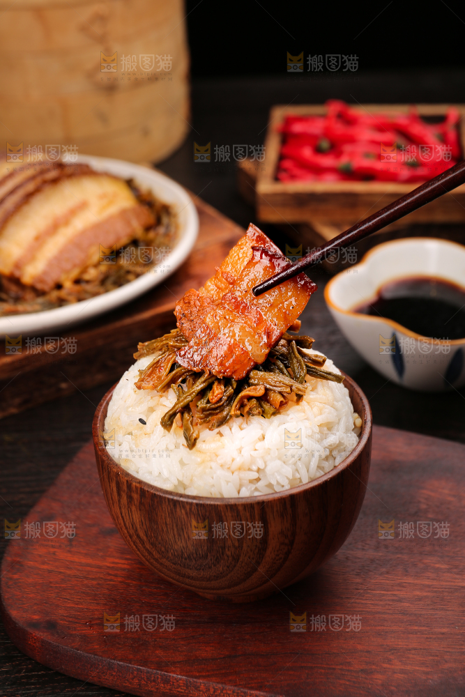 深底上的干豆角扣肉
