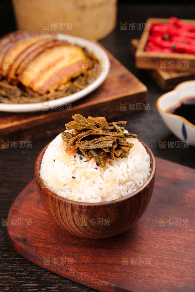 深底上的干豆角扣肉