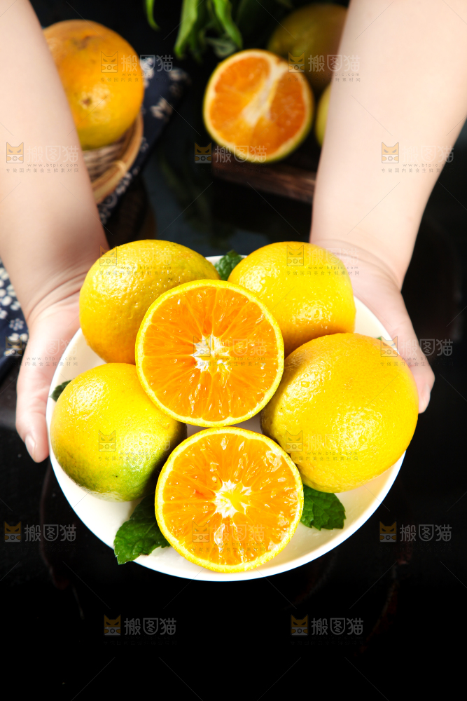 深底上放着夏橙