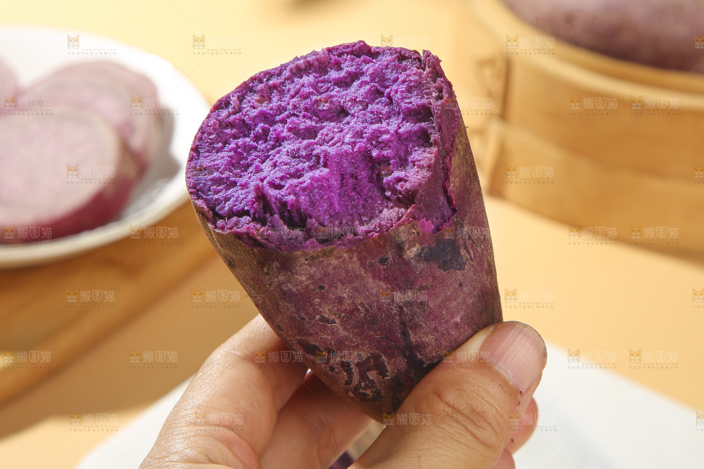 浅底上的板栗紫薯