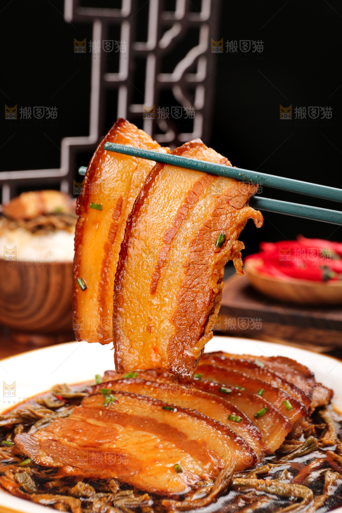 深底上的干豆角扣肉