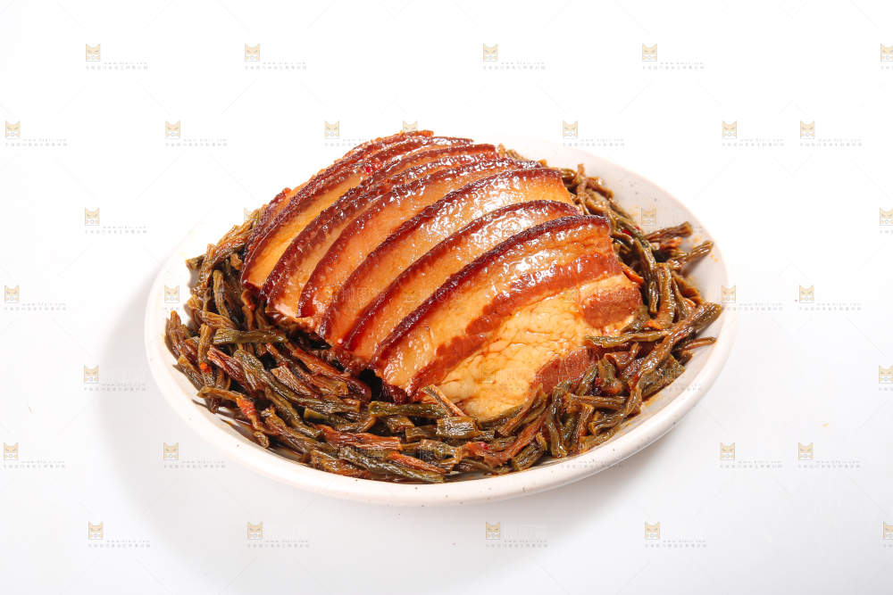 白底上的干豆角扣肉