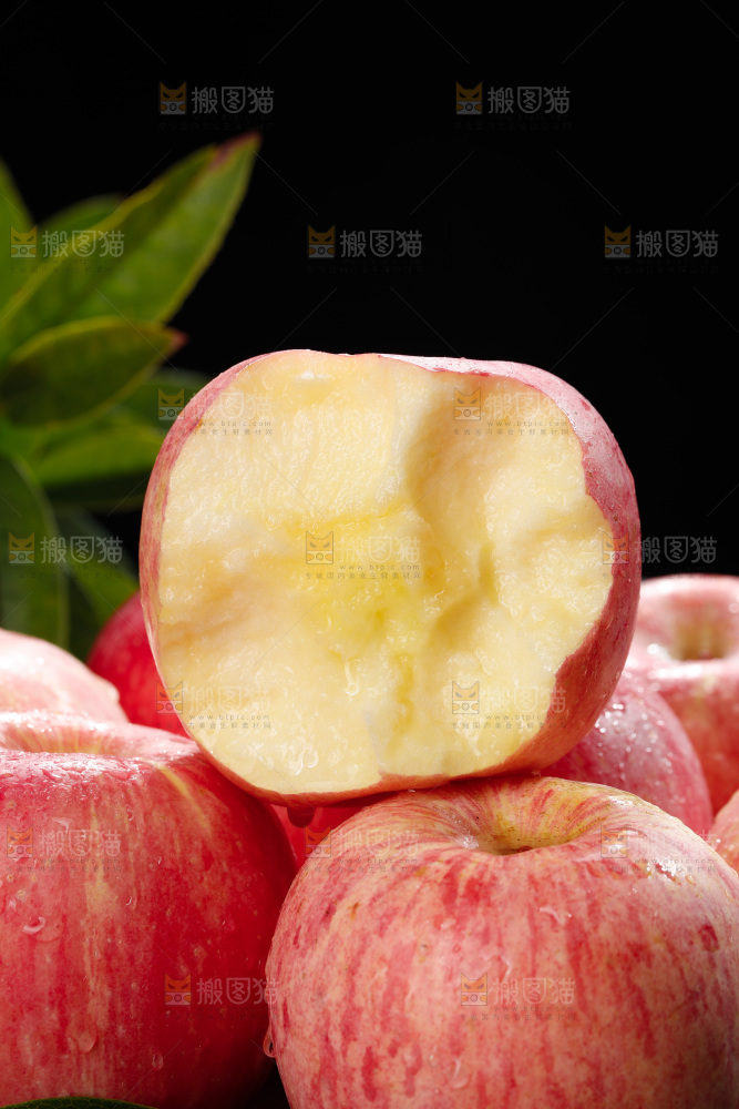 深底上的红富士苹果