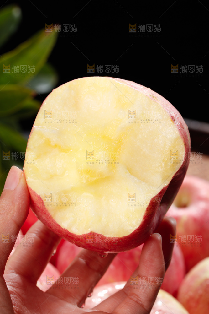 深底上的红富士苹果