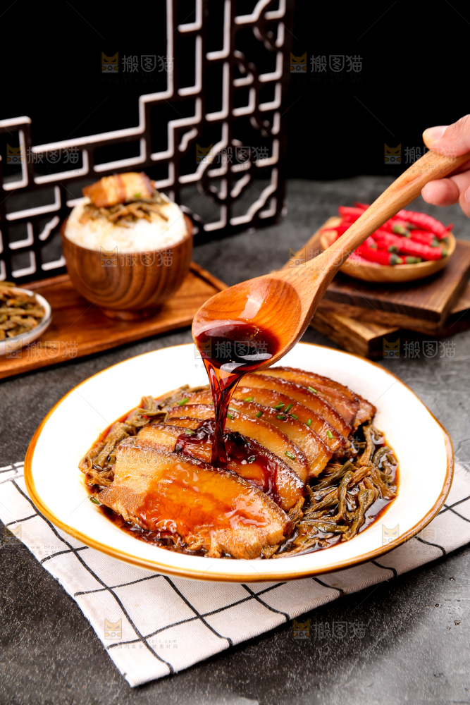 深底上的干豆角扣肉