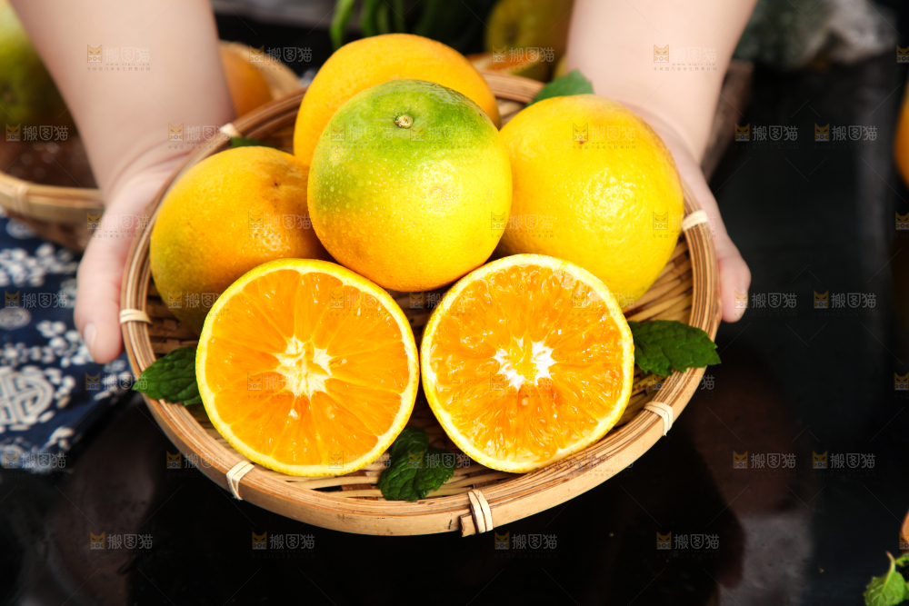 深底上放着夏橙