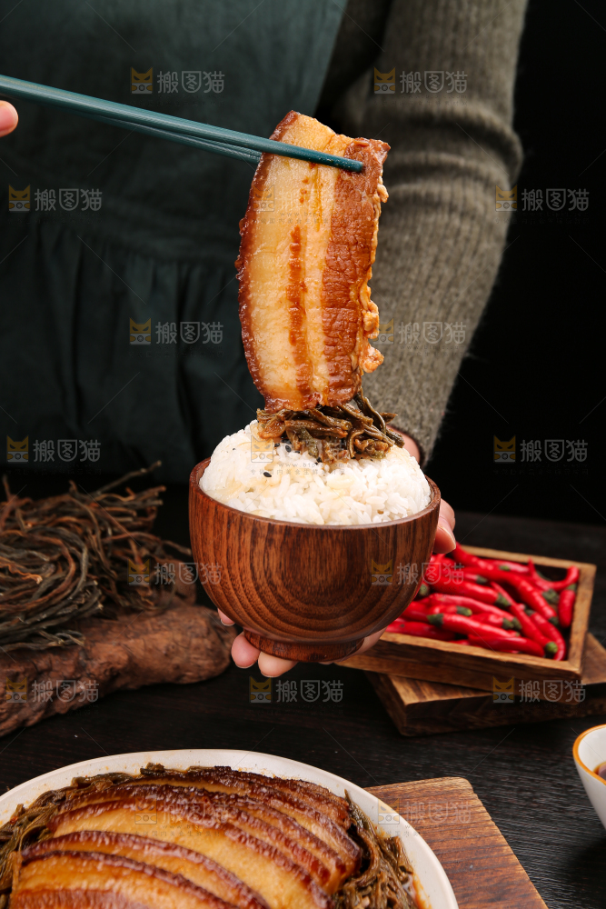 深底上的干豆角扣肉