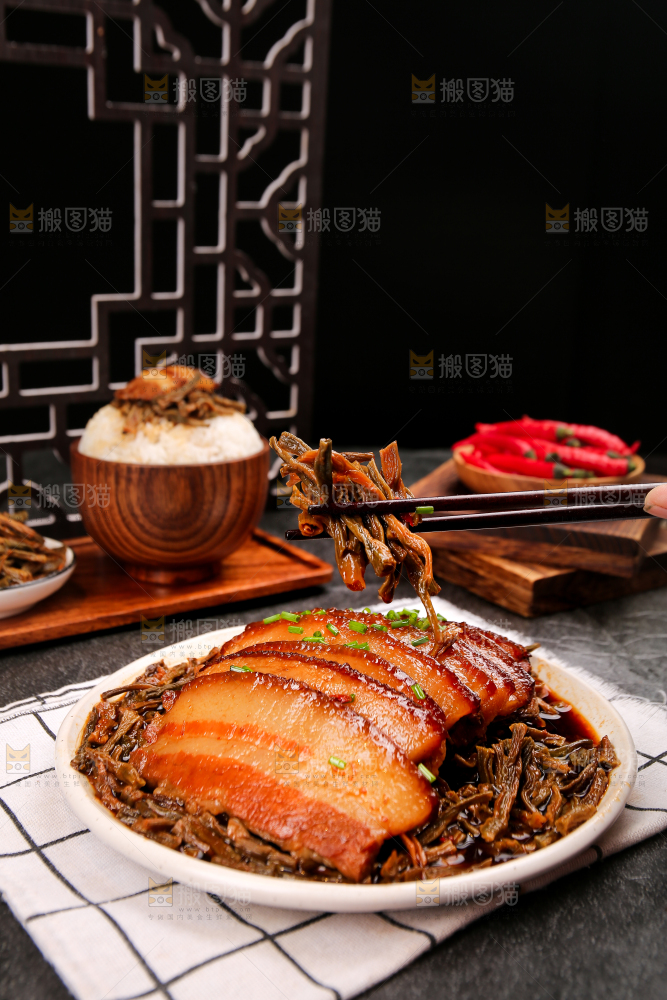 深底上的干豆角扣肉