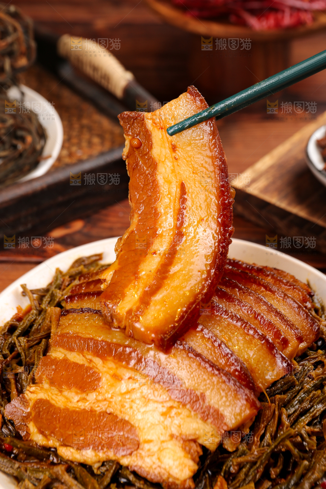 深底上的干豆角扣肉