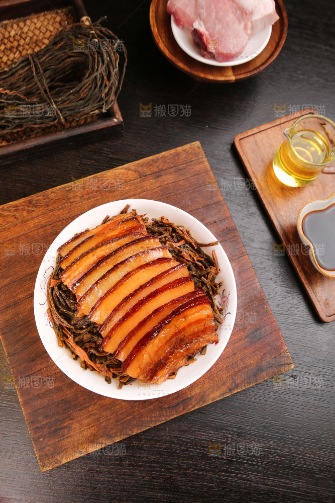 深底上的干豆角扣肉
