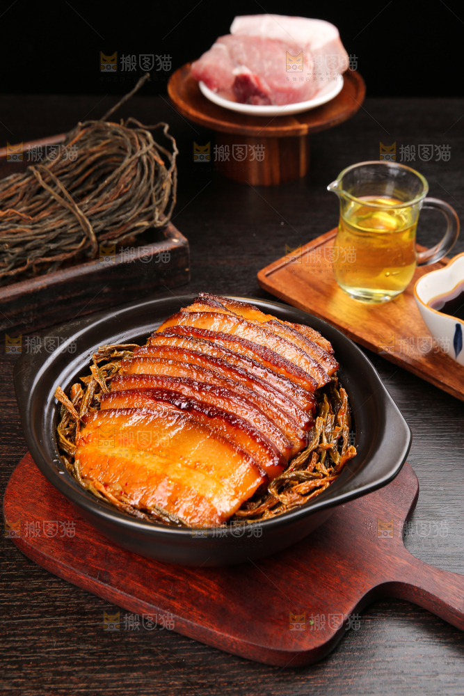深底上的干豆角扣肉