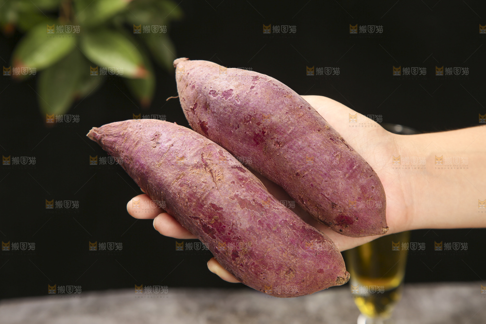 深底上的紫心番薯