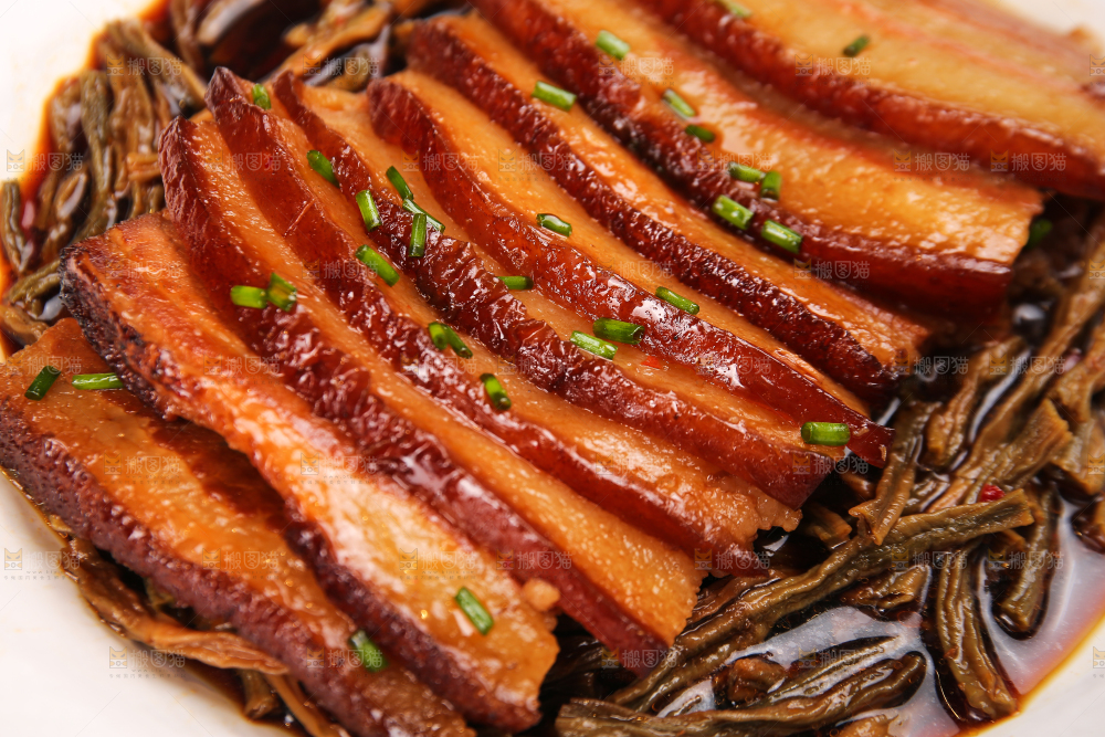 深底上的干豆角扣肉