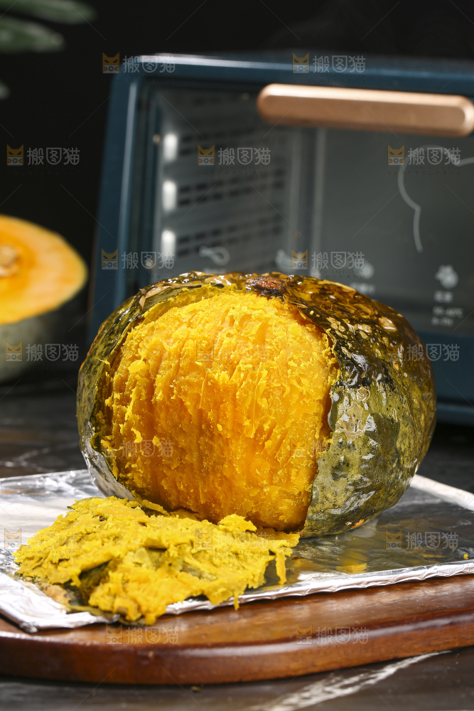 深底上的银栗南瓜
