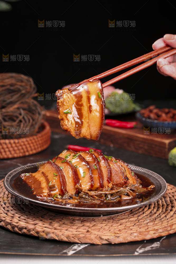 深底上的干豆角扣肉