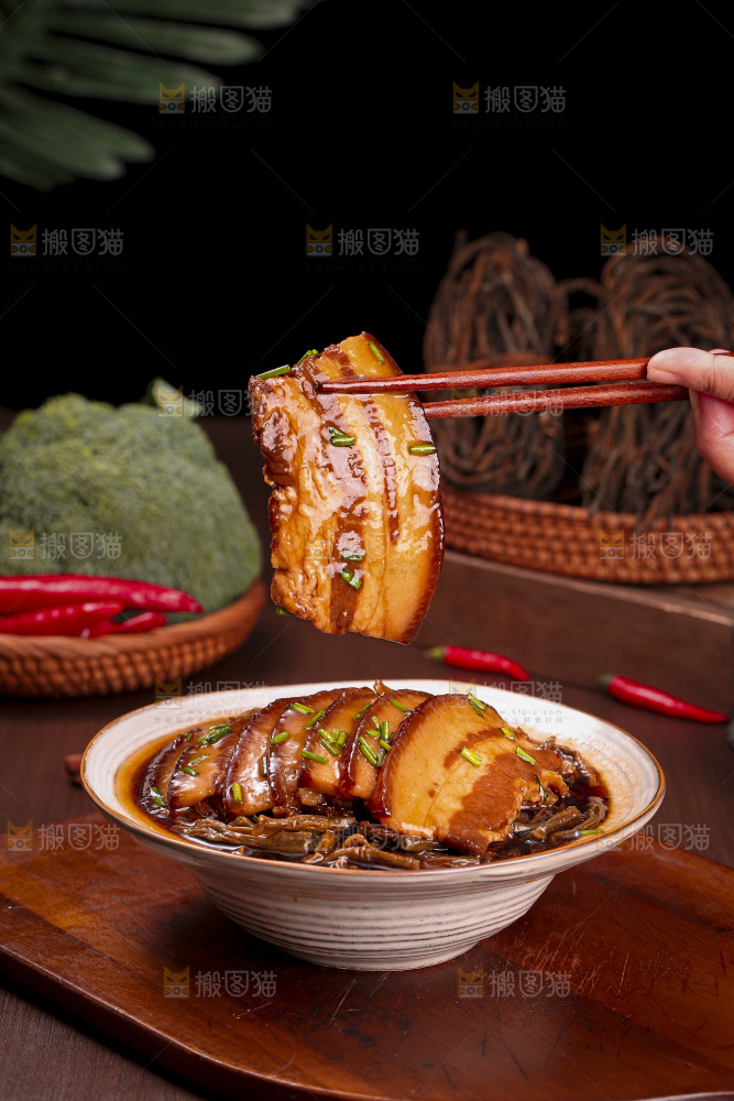 深底上的干豆角扣肉
