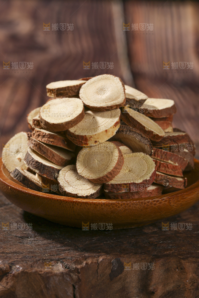 木底上的甘草片