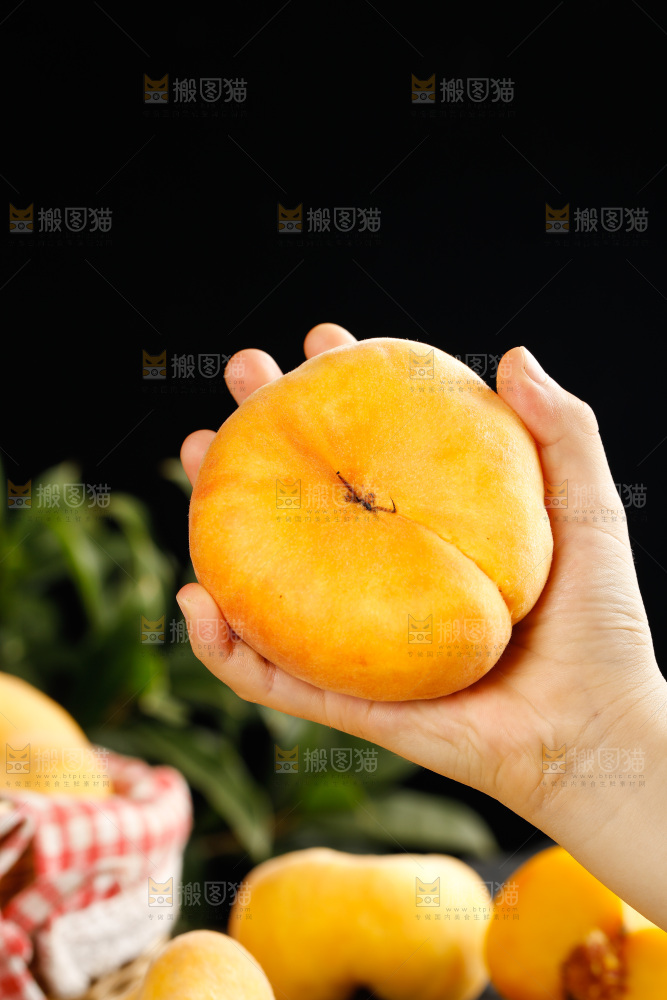 深底上的黄毛蟠桃