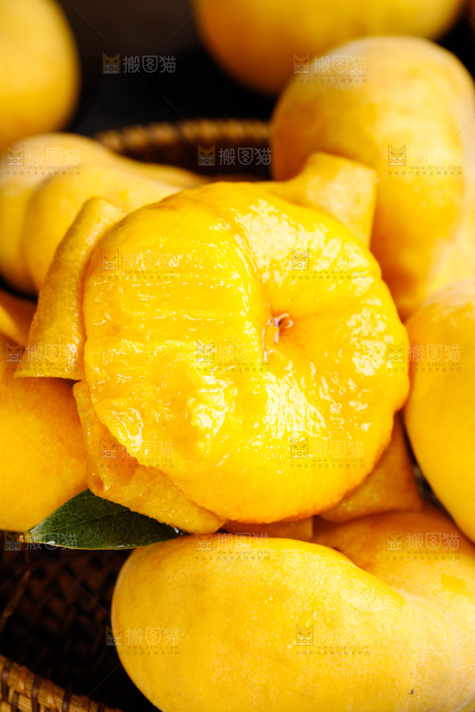 深底上的黄毛蟠桃