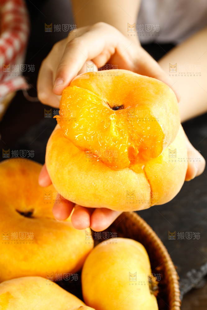 深底上的黄毛蟠桃